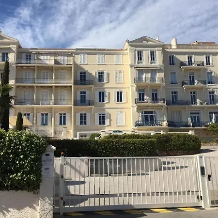 Bright 35 M Studio Overlooking The Sea 圣马克西姆