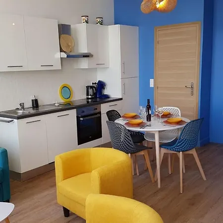 Apartman Bright 35 M Studio Overlooking The Sea *